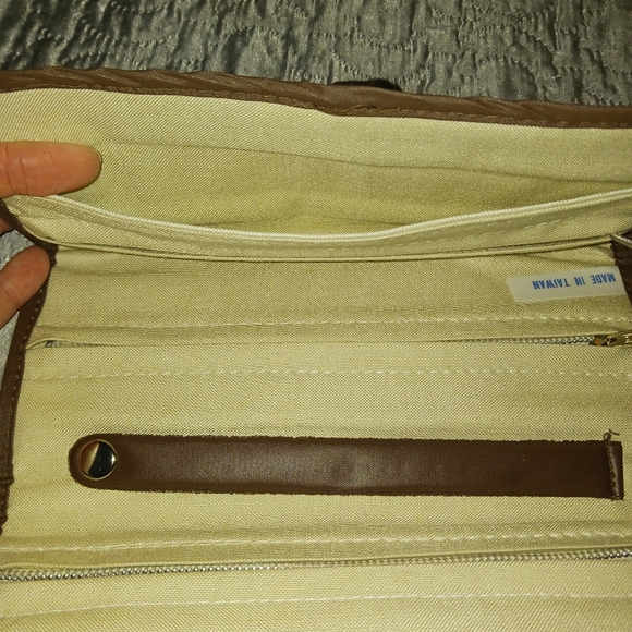 NWOT! The World Traveler Jewelry Wallet - Picture 8 of 14